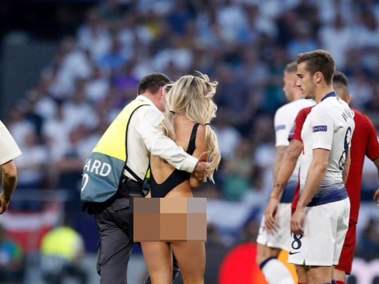 Foto Terbaru Wanita yang Dulu Menyusup Liga Champion, Kini Tak Butuh Sensasi