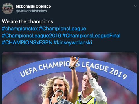 Penyusup Seksi di Final Liga Champions Bikin Netizen Kepo