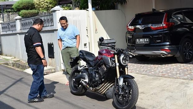 Konsumen Pertama Moge CB650R, Langung Ganti Knalpot 