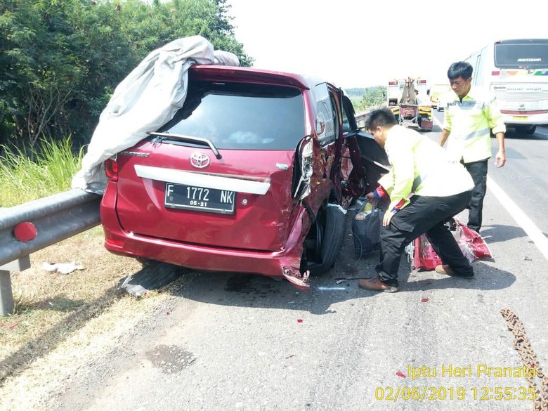 Tabrakan Beruntun di Tol Cipali Subang, Satu Orang Tewas Tabrakan Beruntun di Tol Cipali Subang, Satu Orang Tewas