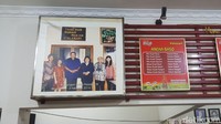 Foto Ani Yudhoyono dan SBY menghiasi dinding rumah makan. Kunjungan Ani Yudhoyono kesana tentu membuat tempat wisata kuliner ini semakin dikenal. (Fitraya Ramadhanny/detikcom)