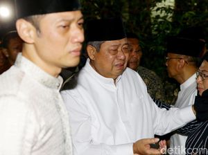 Tangis dan Haru Sambut Kedatangan Jenazah Ani Yudhoyono di Cikeas