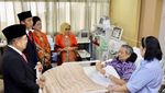 Till Death Do Us Part, Potret Mesra 43 Tahun Kebersamaan SBY-Ani