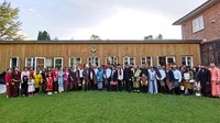 Para peserta hadir dengan mengenakan berbagai busana tradisional. Istimewa/Dieny Maya Sari.