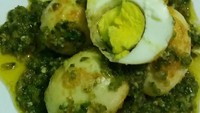 Telur cabai hijau tak kalah sedap dengan telur balado. Rasa pedas yang nonjok bikin sahur makin semangat. Foto : Instagram @liakusumaningayu