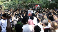 SBY Tak Kuasa Menahan Air Mata Saat Melepas Ani Yudhoyono