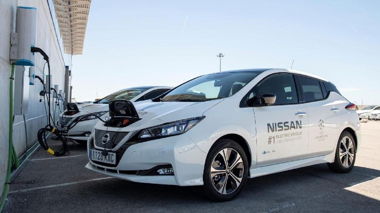 Nissan Jualan Mobil  Listrik  Bagaimana Limbah Baterainya 