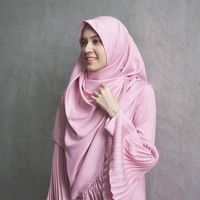 8 Gaya Hijab Simpel untuk Lebaran ala Dian Pelangi hingga Natasha Rizky
