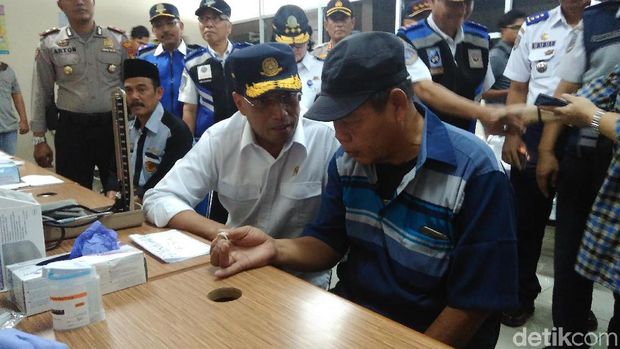 Pantau Arus Mudik Di Pulogebang, Menhub Soroti Sistem Ticketing