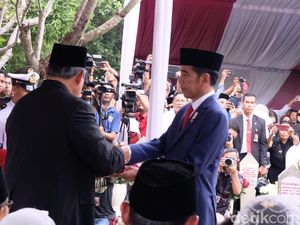 Upacara Pemakaman Ani Yudhoyono Ditutup dengan Penghormatan Terakhir