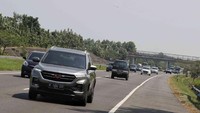 Membuktikan hal tersebut, detikcom langsung menjajal SUV Wuling Almaz di ruas tol Trans Jawa. Perjalanan yang dimulai dari Gedung Transmedia, Tendean, Jakarta Selatan ini dilakukan pada Kamis (30/5/2019) sampai Sabtu (1/5/2019) . Foto: Pradita Utama