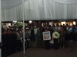 Ibas Serahkan Jenazah Ani Yudhoyono ke Pemerintah untuk Dimakamkan