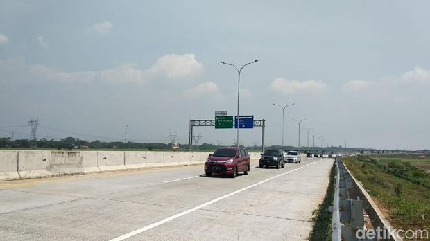 Kondisi Tol Pekalongan siang ini. 