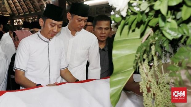 Ibunda Dimakamkan di Tanah Kusir, SBY Sebut Andil Ani