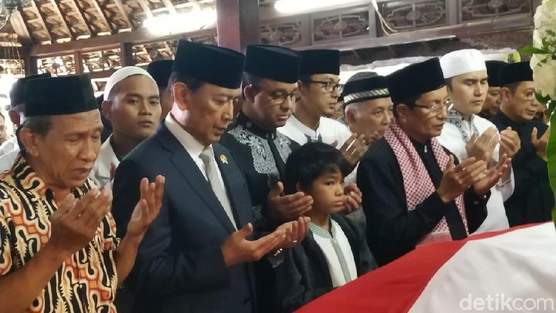 Anies soal Sosok Bu Ani: Seluruh Hidupnya Bermanfaat Bagi Semua Anies soal Sosok Bu Ani: Seluruh Hidupnya Bermanfaat Bagi Semua