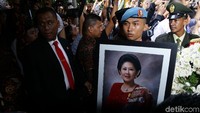 Rencananya, Ani akan dimakamkan di Taman Makam Pahlawan, Kalibata, Jakarta Selatan.