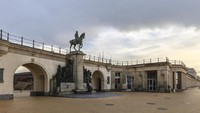 Di pusat kotanya, ada patung Leopold II yang merupakan Raja Belgia (iStock)