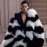 Tentu saja pernyataan Tamy tersebut mengejutkan netizen. Beberapa mengritik Tamy yang ingin jadi politikus. Seseorang seperti ini ingin masuk ke politik. Jika kamu memilih seseorang seperti itu, kamu tidak perlu bertanya seperti apa masa depan Swiss jadinya!, tulis seorang netizen. Foto: Instagram/@tamynation