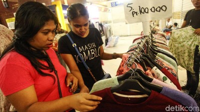 Diskon Besar-besaran, Saatnya Berburu Baju Lebaran di Tanah Abang