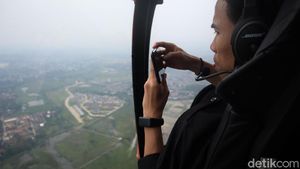 Foto: Serunya Wisata Naik Helikopter di Jakarta
