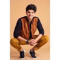 Selain autisme, Pranav juga mengalami echolalia, sebuah kondisi di mana seseorang selalu mengulangi perkataan orang lain yang didengarnya. Foto: Instagram/@pranavbakhshi