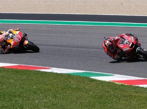 Mengapa Marquez Tak Coba Salip Petrucci di Putaran Terakhir?