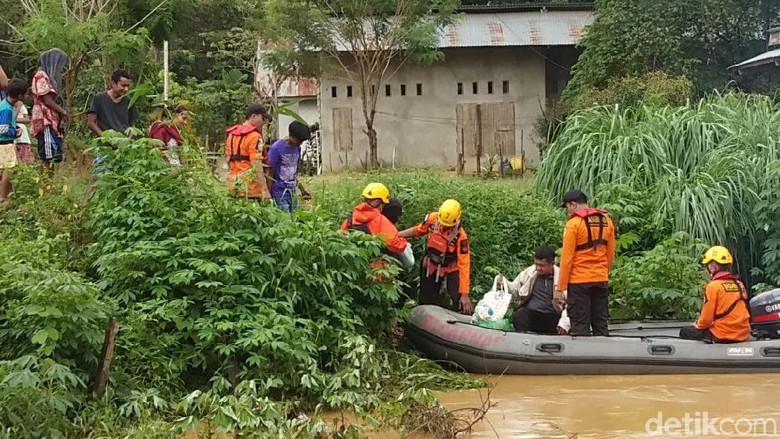 Banjir Landa 3 Kecamatan di Sidrap Sulsel, 1 Desa Terisolasi Banjir Landa 3 Kecamatan di Sidrap Sulsel, 1 Desa Terisolasi