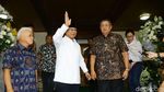 Prabowo Salam Komando dengan SBY Saat Takziah Ani Yudhoyono