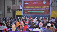 Iftar bersama sekitar 700 warga Palestina mengambil lokasi di kamp pengungsi Deir Balah, Gaza Tengah. Kegiatan ini dihadiri anak yatim  dan keluarga dhuafa (dok KBRI Amman)