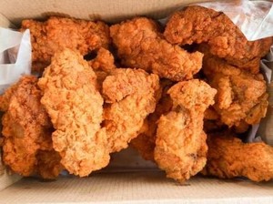 Sedih Banget! 600 Potong Ayam Goreng Untuk Pesta Kelulusan Hilang Dicuri