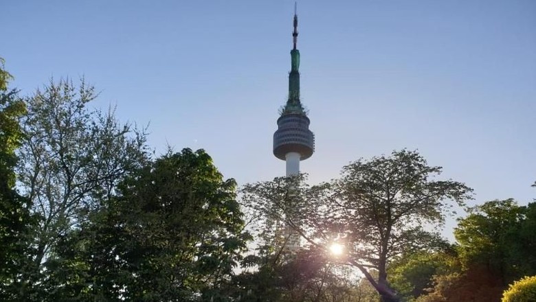 Namsan Seoul Tower Objek wisata di Seoul.