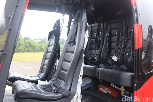 Satu heli dapat menampung total lima orang yang terdiri dari satu pilot dan empat penumpang (Randy/detikcom)