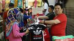 Diskon Besar-besaran, Saatnya Berburu Baju Lebaran di Tanah Abang