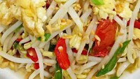 Sajian 3T ini sudah pasti praktis. Tauge tumis telur enak disantap dengan nasi. Dalam satu sajian, sayur dan lauk bisa dihadirkan jadi satu. Foto: Instagram@chenmery