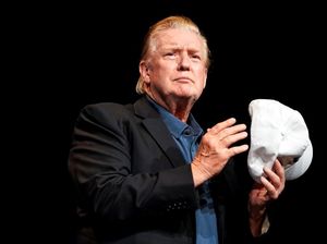 Donald Trump Ubah Gaya Rambut Setelah Puluhan Tahun, Netizen Heboh