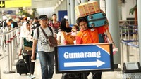 Setiap harinya stasiun ini memberangkatkan 36 kereta api.