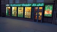 Tidak susah untuk menemukan toko yang menjual daging halal di Budapest milik warga keturunan Turki (Rachma Dessidianti/Istimewa)