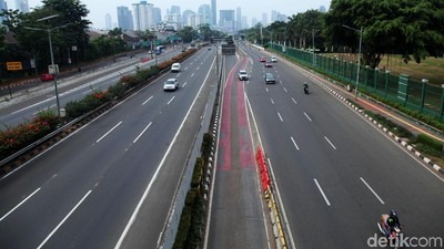 Potret Sepinya Arus Lalu Lintas Jakarta di H-2 Lebaran