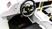 MRV menerapkan arsitektur yang sangat penting untuk pengoperasian sistem by-wire yang aman. Mobil listrik ini beroperasi di atas empat modul roda independen, yang disebut e-corner. Setiap ban dapat diputar 180 derajat pada sumbu setirnya. Dengan kemampuan ini parkir paralel menjadi sangat mudah dilakukan.Foto: NASA
