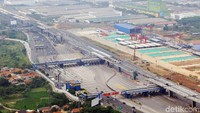 Tak hanya yang mengarah ke Cikampek, arus lalu lintas menuju Jakarta juga lancar.
