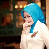 5 Tutorial Hijab Segi Empat untuk Salat Ied hingga Silaturahmi Lebaran