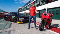 Dovizioso yang piawai ngebut dengan roda dua akan menjadi pebalap tamu buat tim Audi. Mobil yang dia gunakan adalah Audi RS 5 DTM.