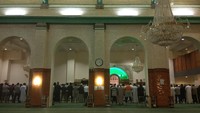 Qiyamul lail kemudian berlangsung dengan khusyuk pukul 01.00 dini hari. Jamaahnya kurang lebih tiga shaf. (Ahmad Satria Budiman/istimewa)