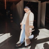 Di Instagramnya, Yara lebih sering memamerkan gaya makeupnya. Inilah gaya makeup mata bold dengan eyeshadow nuansa hijau. (Foto: Instagram/@yara.makeup)