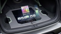 Untuk video hologram belum bisa dinikmati melalui teknologi ini. Menurut VW, itu akan tersedia seiring dengan sistem holografik semakin luas digunakan dalam kapasitas produksi apa pun. Foto: Pool (Autoblog)