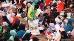 Masjid Istiqlal Bagikan Zakat