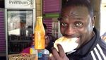 Gaya Makan Keren Seleb Dunia Rayakan Lebaran, Dari Mike Tyson hingga Akon