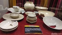 Museum ini mengoleksi mangkuk dari abad X-XIII.