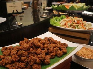 Bingung Pilih Makanan Halal di Negeri Non Muslim? Begini Solusinya