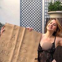 Namun, Aubery mengklaim satu foto baru-baru ini, di mana dia berdiri dengan seorang teman memegang tanda bertuliskan semua tubuh adalah tubuh yang baik telah menyebabkan beberapa kontroversi. (Foto: Instagram)